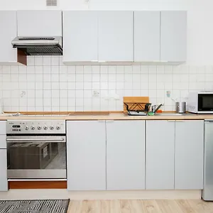 https://green-kabaty-apartment-3.warsawhotelspoland.com